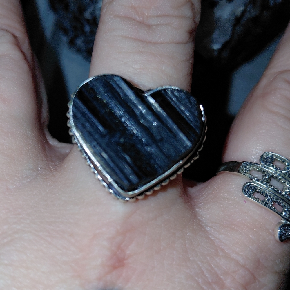 Heart-Shaped Raw Black Tourmaline Ring Size 8.25 - Picture 3 of 7